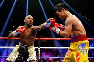 Floyd+Mayweather+deelt+Manny+Pacquiao+een+rake+stoot+uit